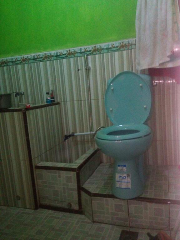 Yunior Guesthouse Tamansuruh Extérieur photo